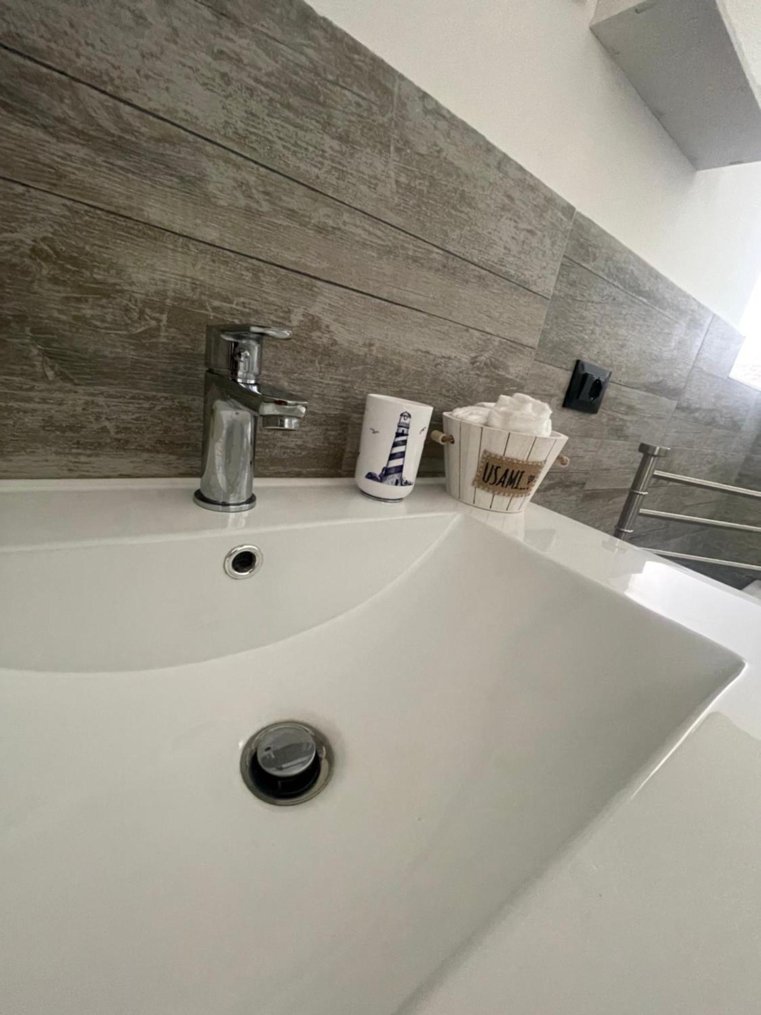Fronte Mare Arenella Bed & Breakfast Palermo Bagian luar foto
